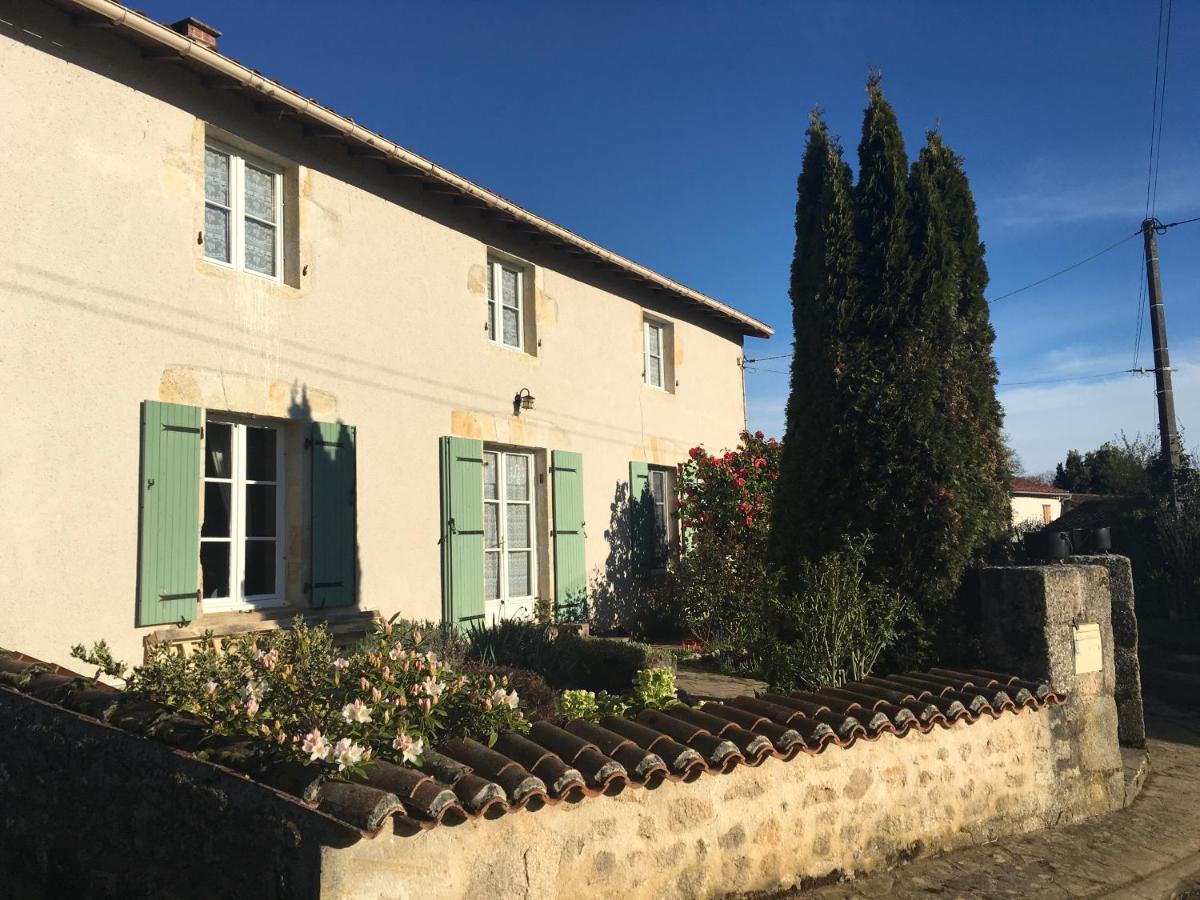 La Maison D'Olives Nouic Exterior photo